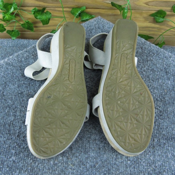 Wear. Ever. Gredda Women Strappy Sandal Shoes Gray Synthetic Size 7.5 Medium - Picture 7 of 9